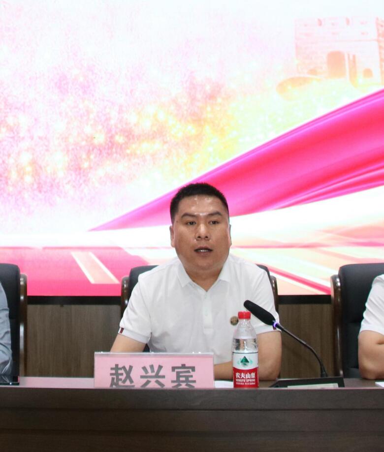 鄭州中原中等專業(yè)學(xué)校校長趙興賓